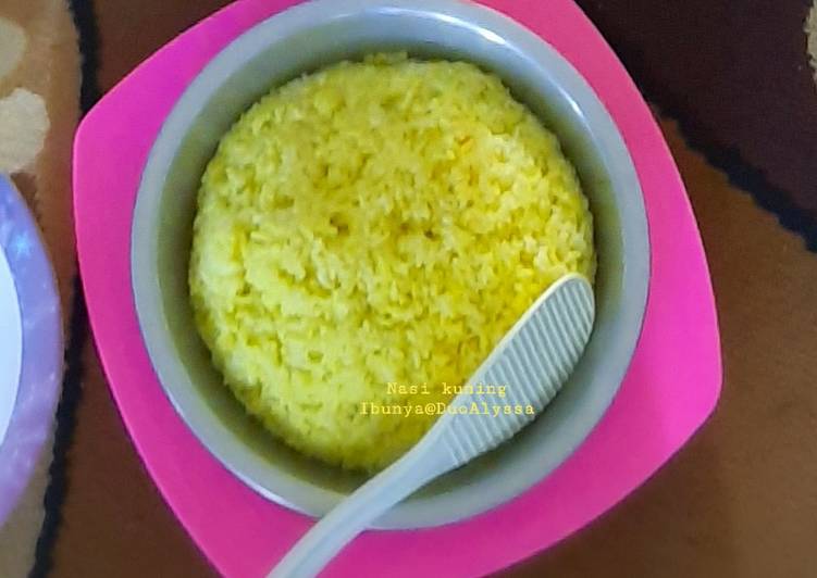 Nasi kuning megicom tanpa santan