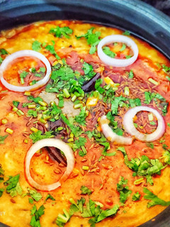 દાલ ખીચડી(Dal khichadi Recipe In Gujarati) રેસીપી મુખ્ય ફોટો