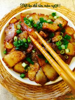Hình của món Thịt ba chỉ rim mặn ngọt !.
