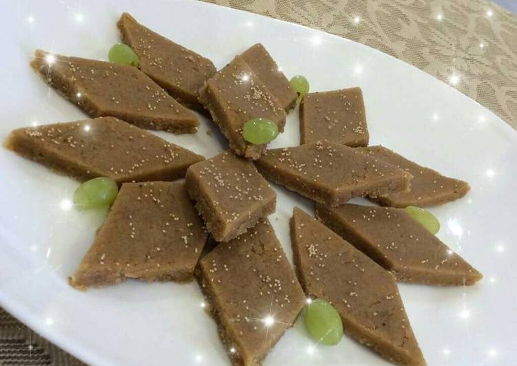 Shukhadi /gor papdi /gud papdi