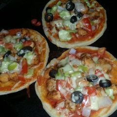 Mini pizza with out yeast A picture of Mini pizza with out yeast.