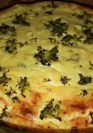 O poză a rețetei Tartă cu brânză de vaci și broccoli.