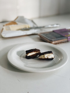 A picture of Dates & Cheese Sandwich.