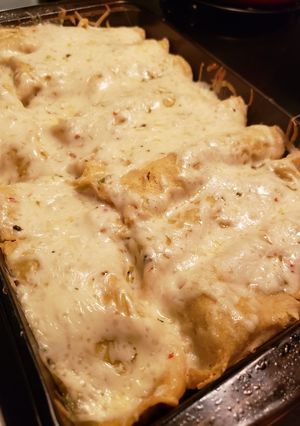 A picture of Chicken Verde Enchiladas.