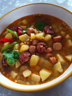 Csípős, pirított tarhonyaleves recept fotója