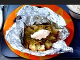 Patatas asadas con crema de anacardos y guacamole