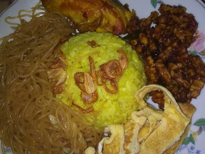 Cara Simple Membuat Resep  Nasi kuning praktis yang Enak, Enak