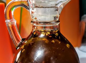 Una foto de ACEITE De Oliva al Peperoncino...!🌶️