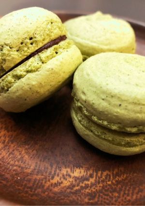 A picture of Matcha macarons.