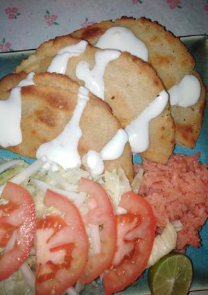 Una foto de Empanaditas 🥟 De Atún