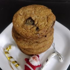A picture of Baileys choco chunk cookies.
