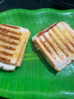 சீஸ் சாண்ட்விச் (Cheese sandwich recipe in tamil) செய்முறை முக்கிய புகைப்படம்
