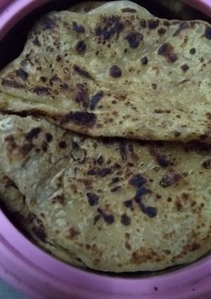 A picture of Aloo paratha.