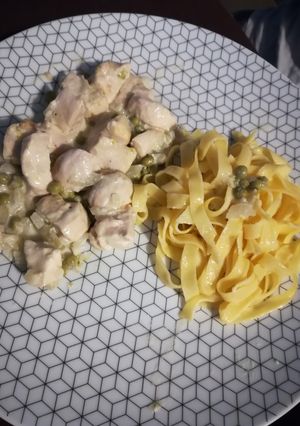 Une photo de Tagliatelles au poulet et petits pois