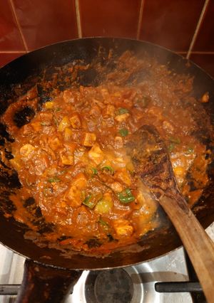 A picture of Jalfrezi curry (from paste).