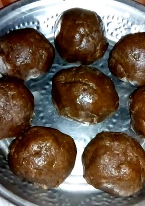 ராகி லட்டு (Raagi laddo recipe in tamil) செய்முறை முக்கிய புகைப்படம்