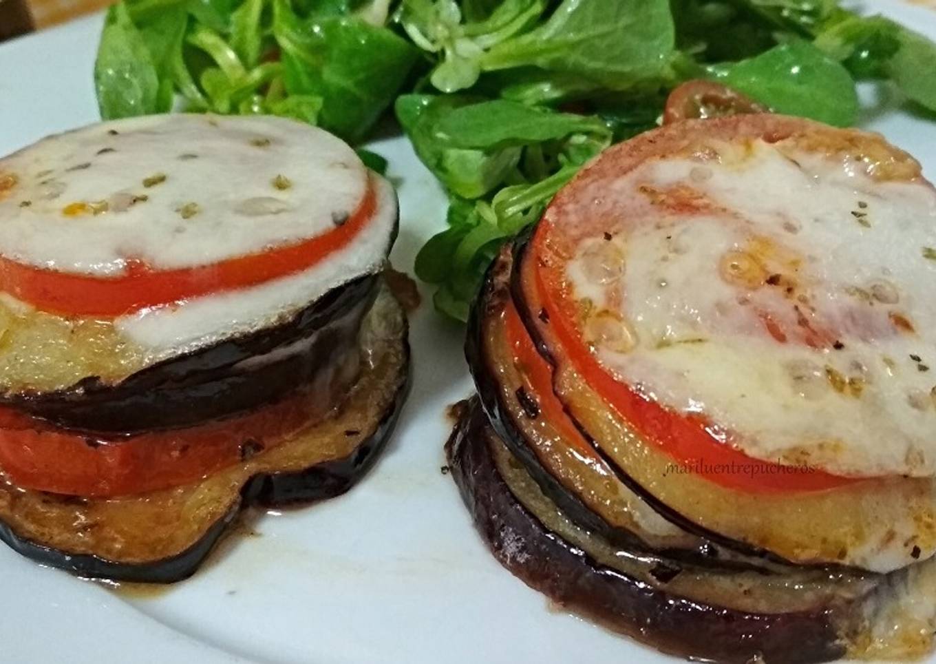 Milhojas de berenjena y mozzarella