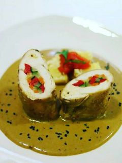 Una foto de Suprema de pollo rellena a la mostaza