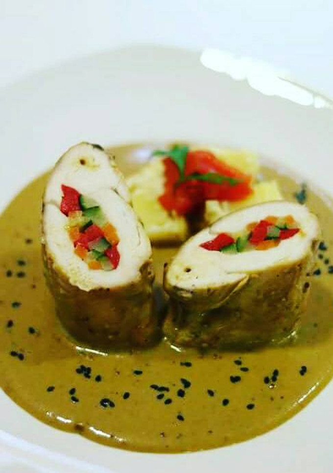 Una foto de Suprema de pollo rellena a la mostaza