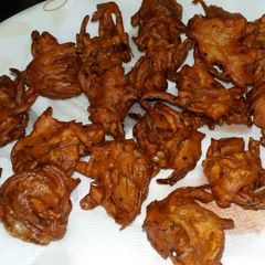 A picture of Onion fritters(pexfyaji).