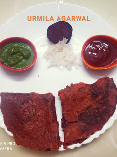 बीटरुट और मूली का चीला (beetroot aur mooli ka cheela recipe in Hindi) रेसिपी मुख्य फोटो
