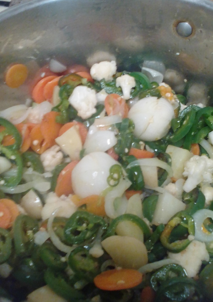 Una foto de Mi receta especial de chiles jalapeños en escabeche