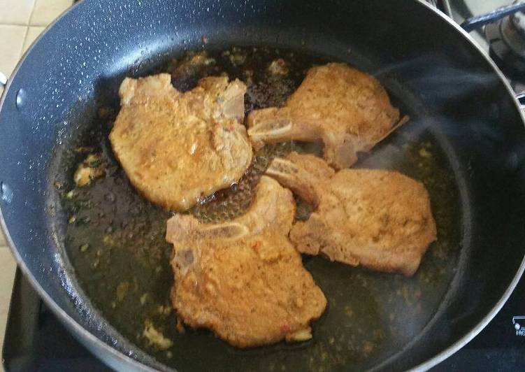 Recipe of Quick Stovetop Porkchops with honey mustard red wine glaze