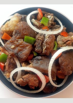 A picture of Fried goat meat.