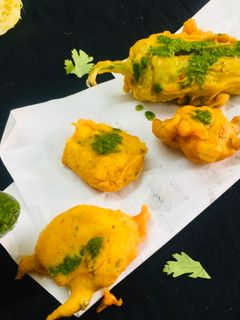 आलू और मिर्च के पकौड़े (Aalu Aur Mirch Ke pakode) रेसिपी मुख्य फोटो