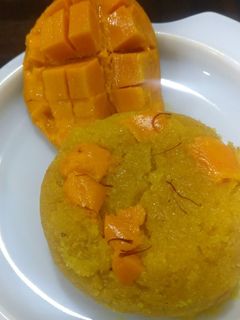 आंबा शिरा (mango shira recipe in marathi) रेसिपी चे मुख्य फोटो