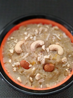 શક્કરિયા નો શીરો (Shakkariya Sheera Recipe In Gujarati) રેસીપી મુખ્ય ફોટો