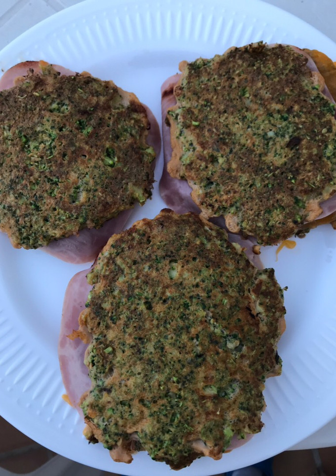 Una foto de San Jacobos de brócoli fit