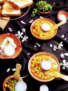 নিরামিষ ঘুগনি (niramish ghugni recipe in bengali) রেসিপির প্রধান ছবি
