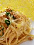 Spaghetti al limone 🍋 e cialda di corallo