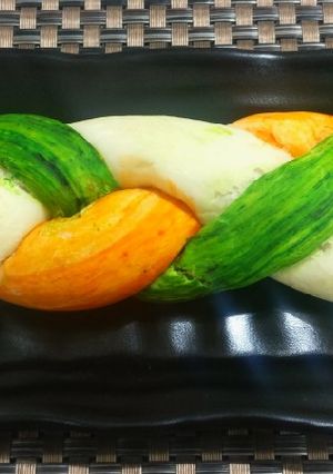 A picture of Coloured bread.