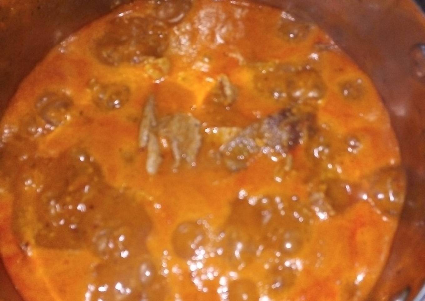 Bistec de res en salsa roja