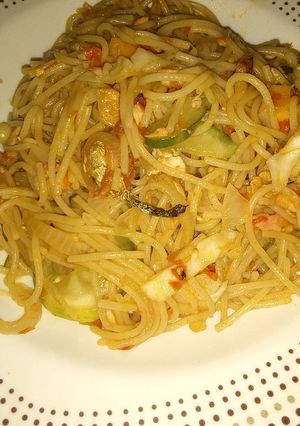 Spaghetti Jollof ainihin hoton girkin