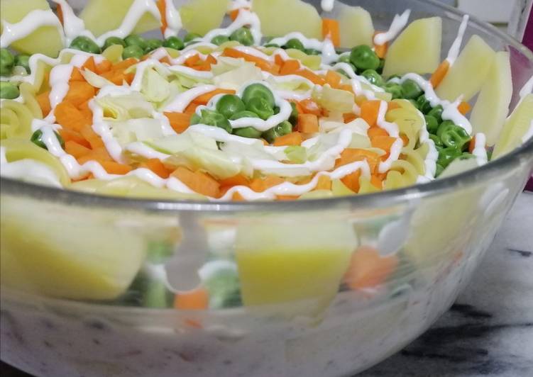 Creamy pasta salad