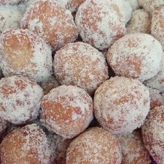 A picture of Milk and cinnamon puff puff.