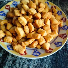 A picture of Crunchy milky chinchin.