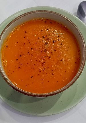 A picture of Garlic carrot soup.