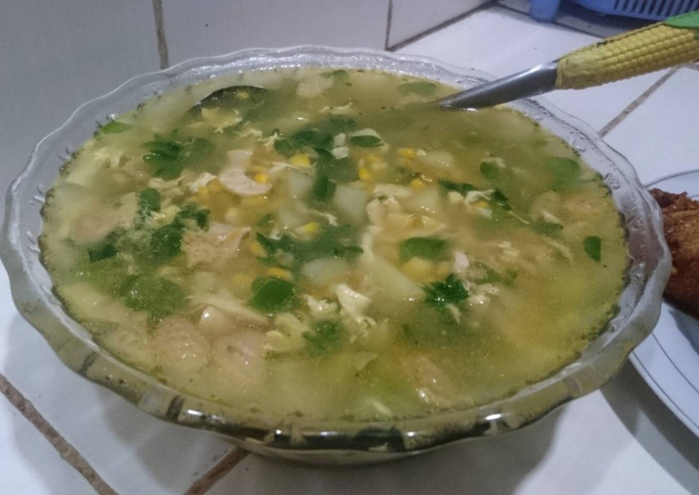 Sup daun kelor ayam suwir