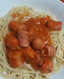 Tallarines con salsa fileto y salchichas -3 ingredientes