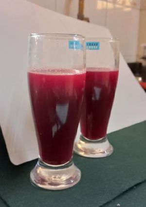 બીટ ગાજર નો જ્યુસ (Beetroot Carrot Juice Recipe In Gujarati) રેસીપી મુખ્ય ફોટો