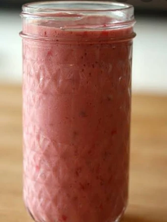 Simple Way Make Recipe Strawberry smoothie that is Can Pamper Your Tongue, Perfect}