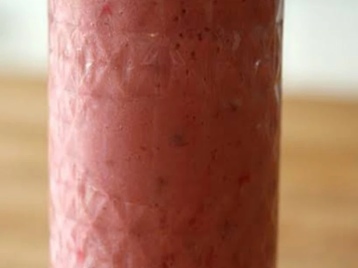 Simple Way Make Recipe Strawberry smoothie that is Can Pamper Your Tongue, Perfect}