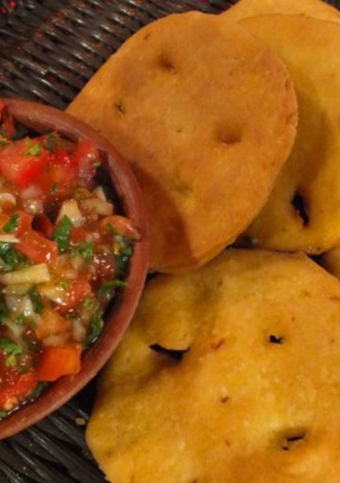 Una foto de Pebre y tortitas