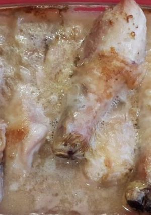 Una foto de Pollo marinado con coco y jengibre