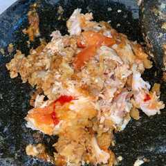 Ayam Geprek রেসিপির প্রধান ছবি