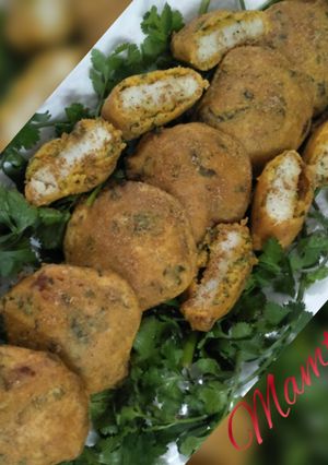 A picture of Garadu (yam) fritters.